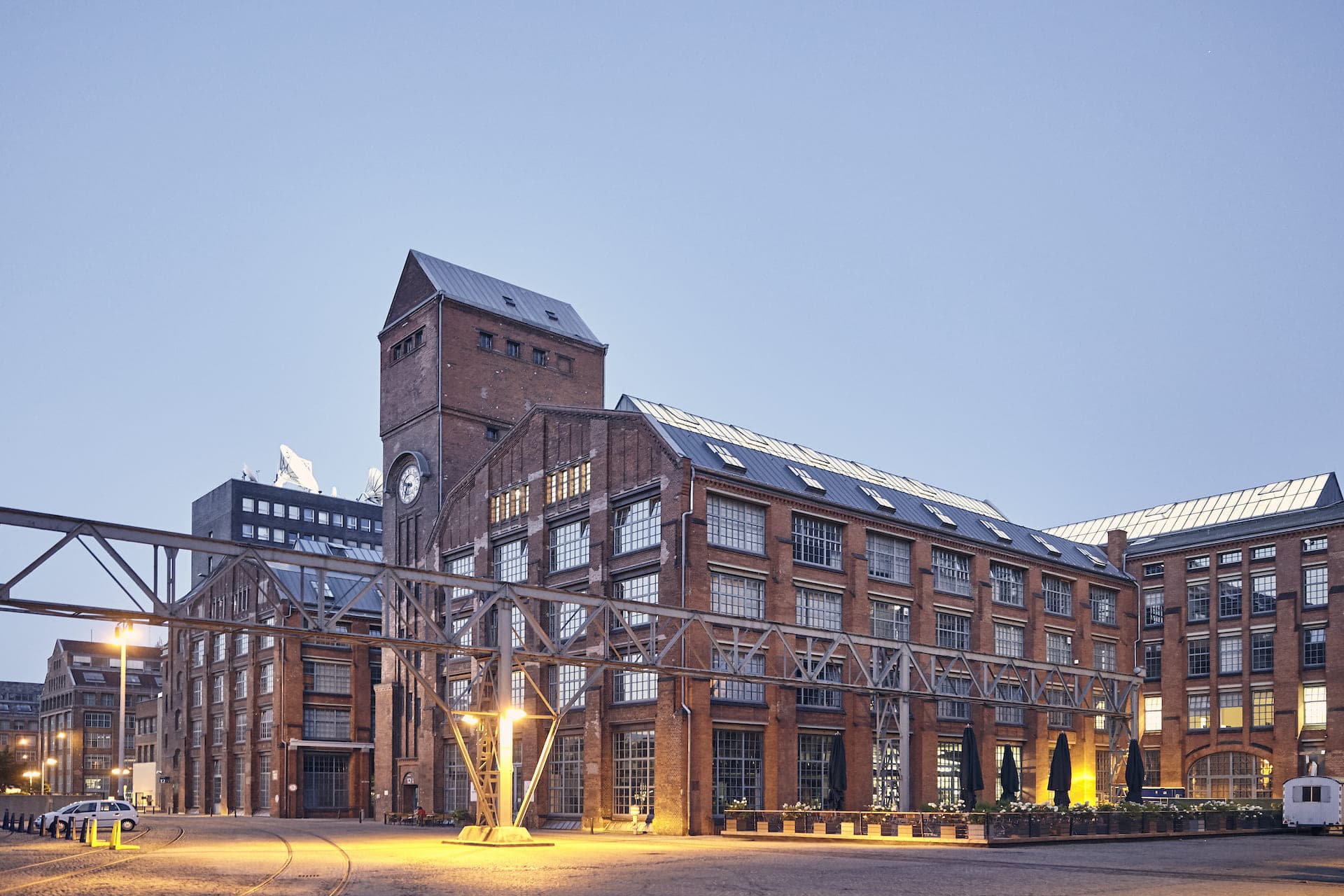 Historisches Gebäude trifft auf modernen Workspace.