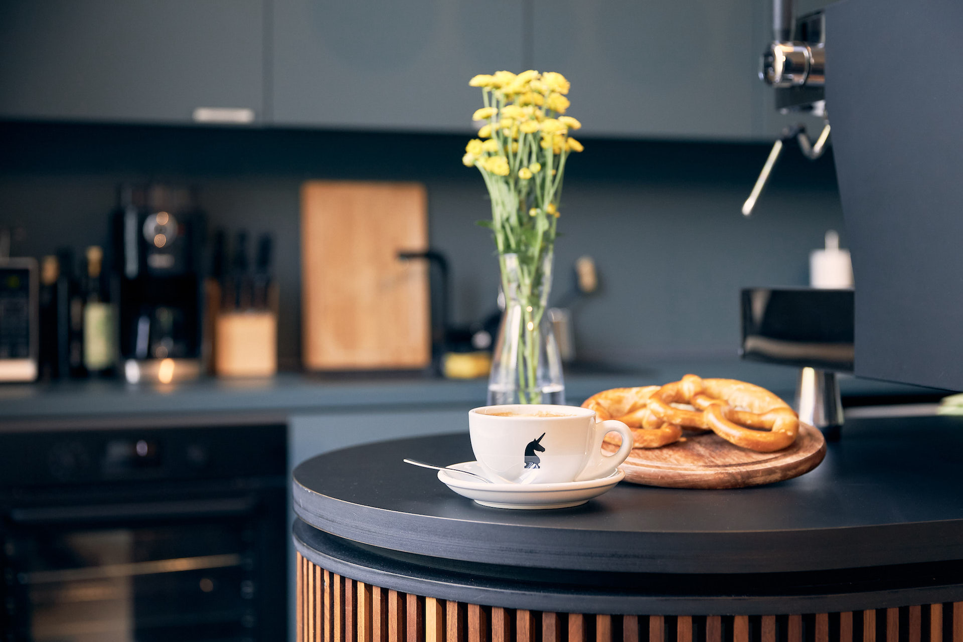 Bretzel und Kaffee für Eure perfekte Mittagspause.