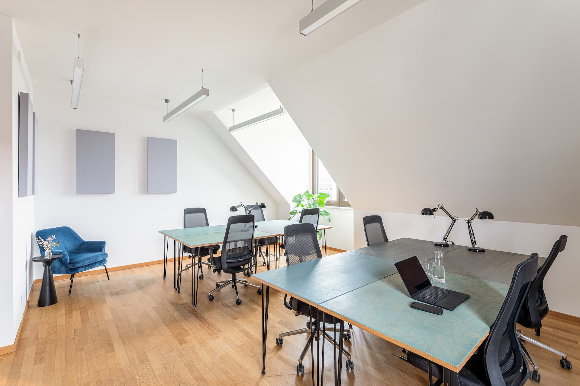 Helles Büro für große Teams.